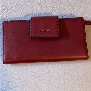 Fossil burgundy wallet